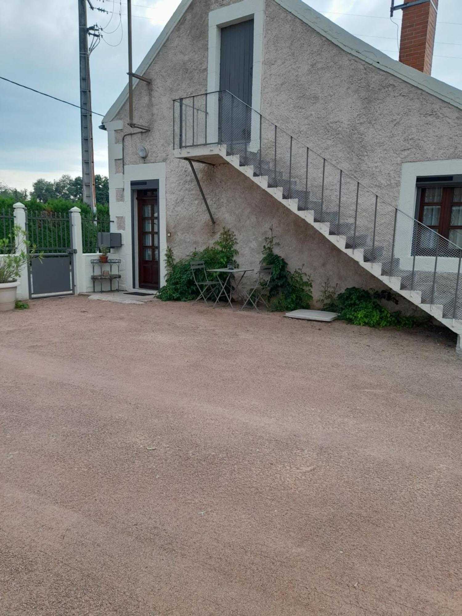 Maison Proche Le Pal 4Kms Thiel-sur-Acolin ภายนอก รูปภาพ